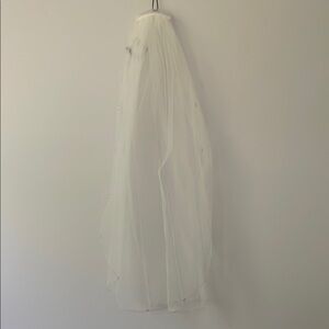 Elegant White Bridal Veil